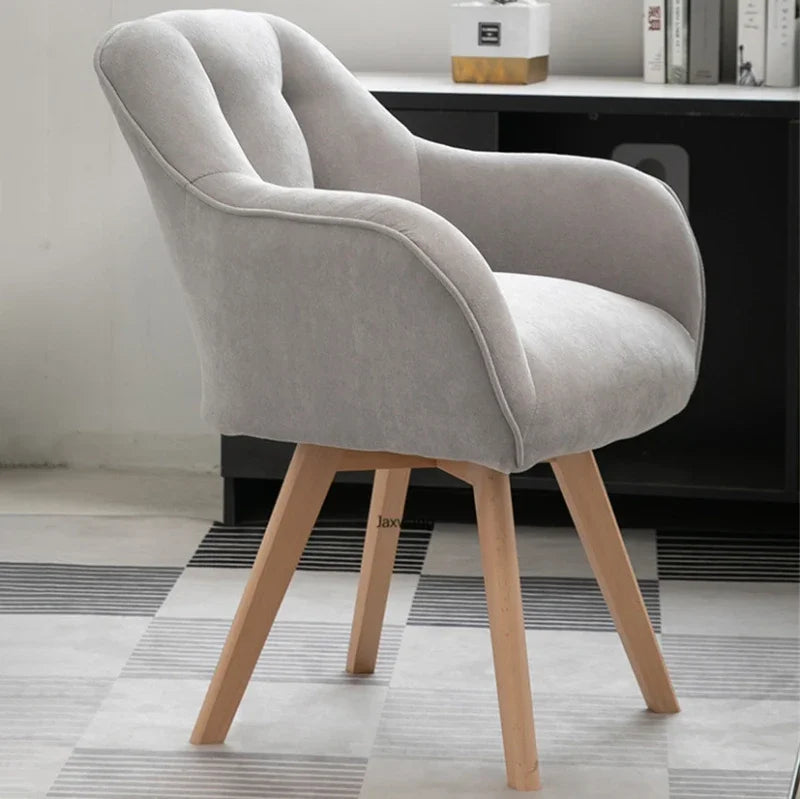 Chaise de bureau design et confortable piètement bois et assise tissu