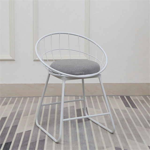 Chaise de bar industrielle design blanche