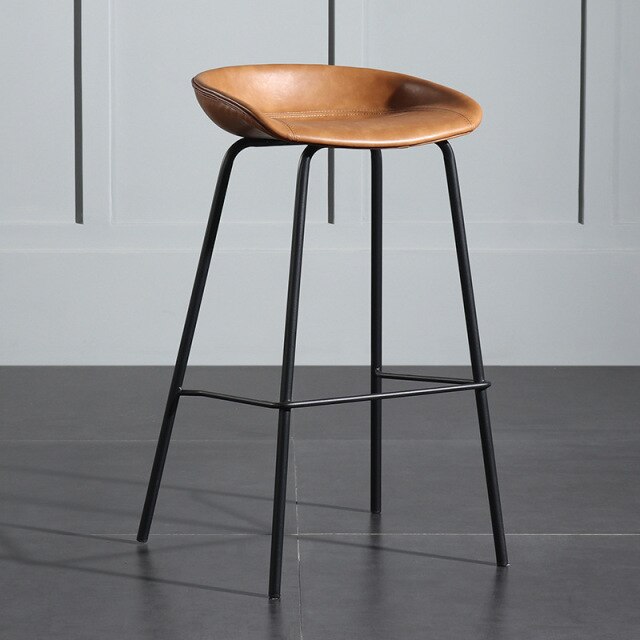 Tabouret de bar design nordique avec pieds en métal noir