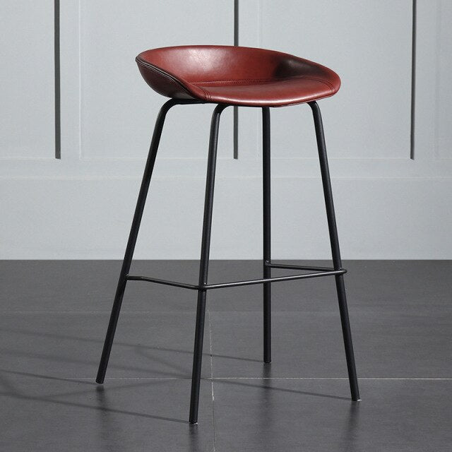 Tabouret de bar design nordique avec pieds en métal noir