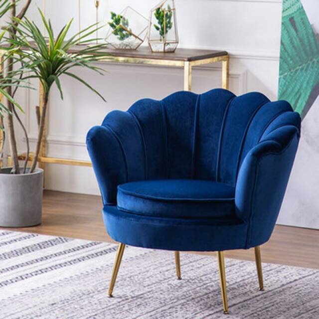Fauteuil design à dossier fleur large en velours et métal doré