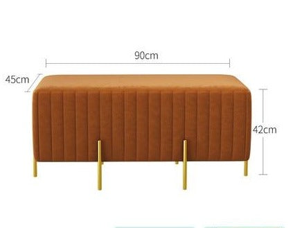 Banc design en velours et pieds en métal doré fins