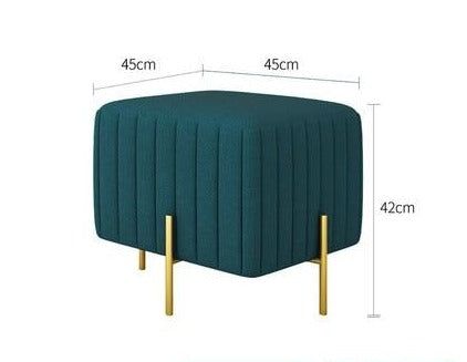 Banc design en velours et pieds en métal doré fins