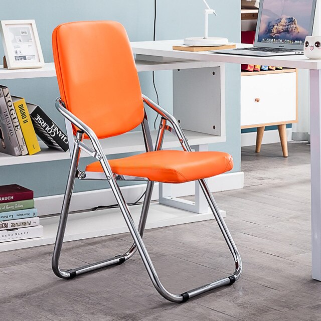 Chaise pliable assise confort rembourrée en similicuir et métal