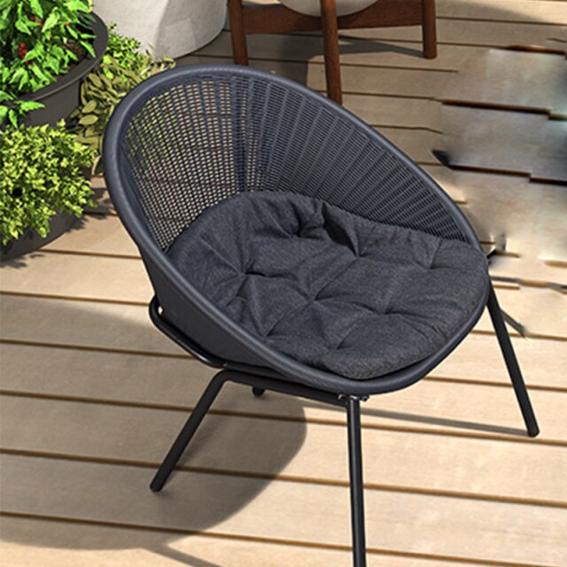 Chaise moderne avec dossier ergonomique en rotin