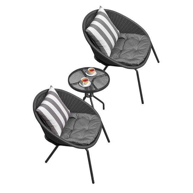 Chaise moderne avec dossier ergonomique en rotin