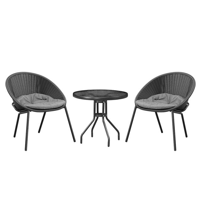 Chaise moderne avec dossier ergonomique en rotin