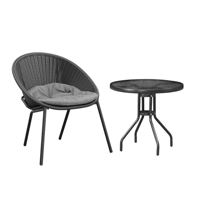 Chaise moderne avec dossier ergonomique en rotin