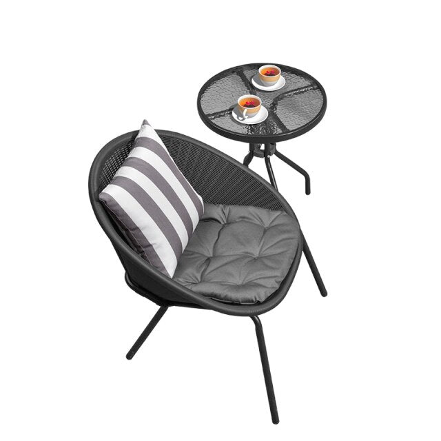 Chaise moderne avec dossier ergonomique en rotin