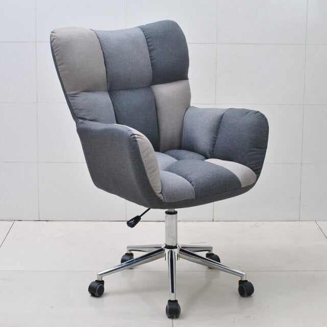Fauteuil de bureau rembourrée en tissu ajustable sur roulettes