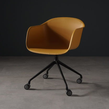Chaise scandinave  design en plastique et acier sur roulettes