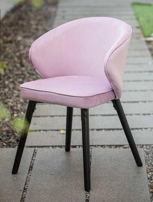 Chaise scandinave avec accoudoirs et assise en velours – Rose