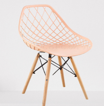 Chaise scandinave moderne en plastique  rose et bois assise géométrique