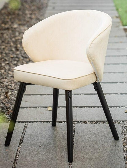 Chaise scandinave avec accoudoirs et assise en velours