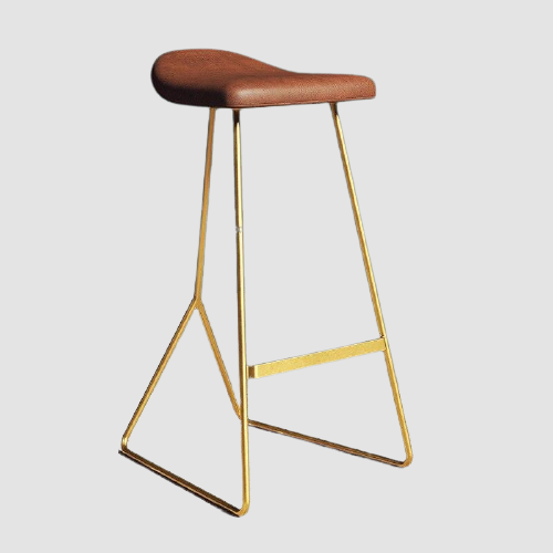 Tabouret de bar design avec armature en metal doré et assise ergonomique