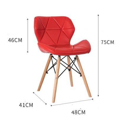 Chaise scandinave avec assise  rembourrée surpiquée