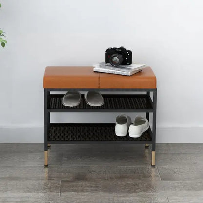Banc de rangement design en métal noir et cuir