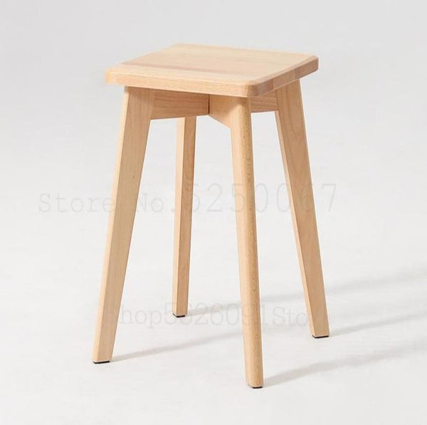 Tabouret scandinave en bois massif avec assise carrée