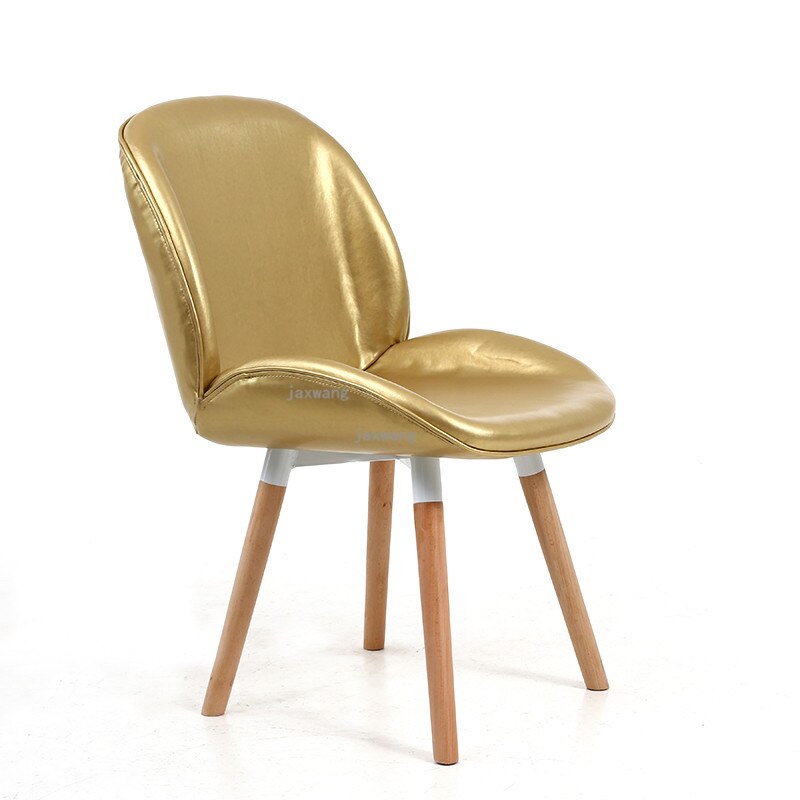 Chaise scandinave avec assise fauteuil confort et pieds en bois