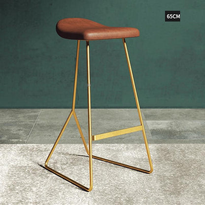 Tabouret de bar design avec armature en metal doré et assise en ergonomique