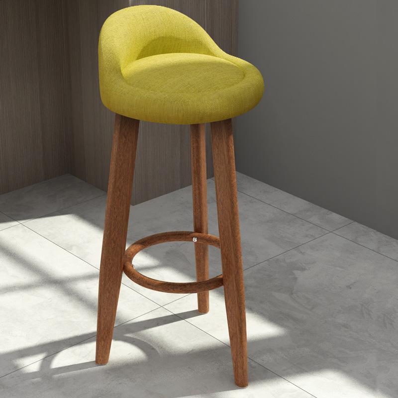 tabouret de bar de style scandinave avec assise matelassée en tissus chiné jaune