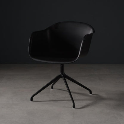 Chaise scandinave  design en plastique et acier sur roulettes