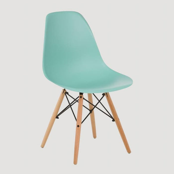 Chaise scandinave moderne en bois et plastique