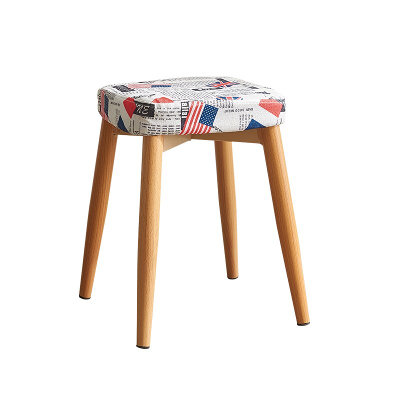 Tabouret scandinave avec assise carrée colorée en tissus