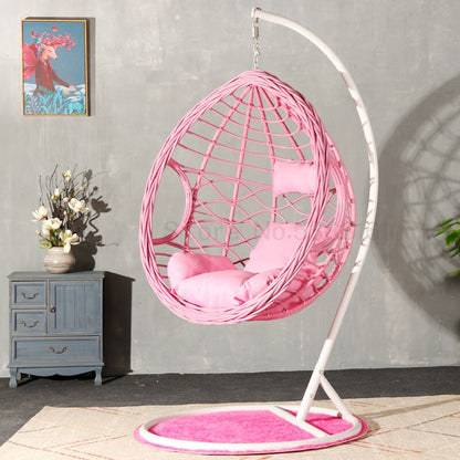 Chaise suspendue en rotin renforcé double coussin et socle en carbone