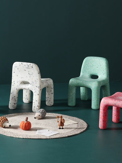 Chaise enfant en résine artisanale