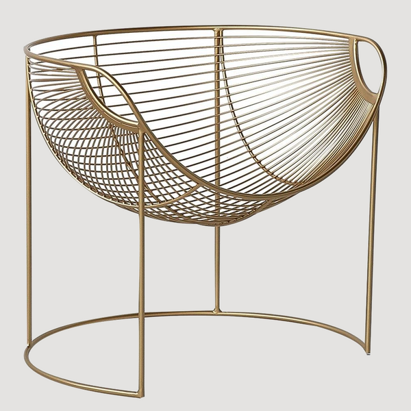 Chaise design en métal doré avec assise forme hamac