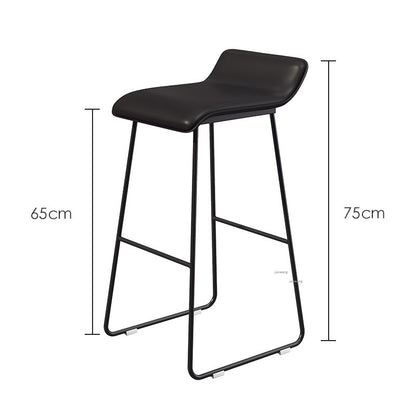 Tabouret de bar design scandinave noir