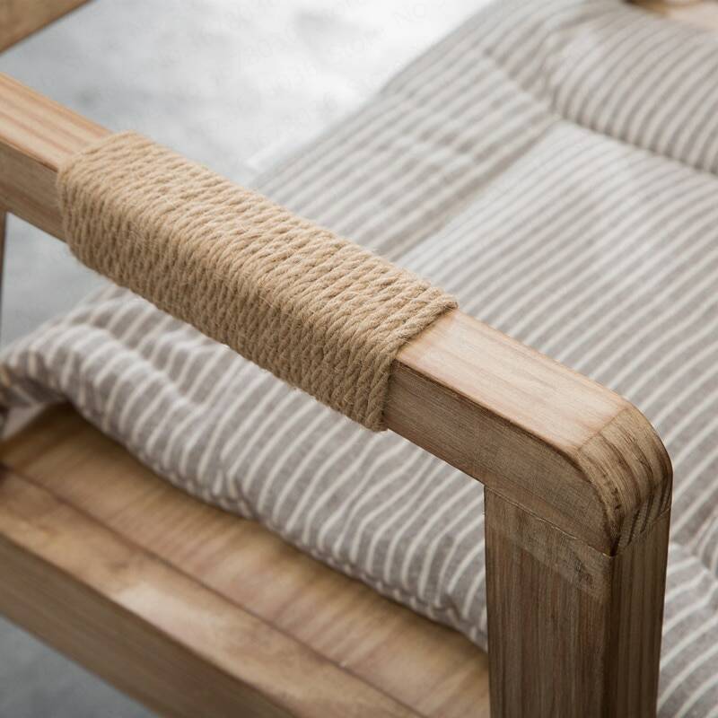Chaise scandinave en bois clair brut
