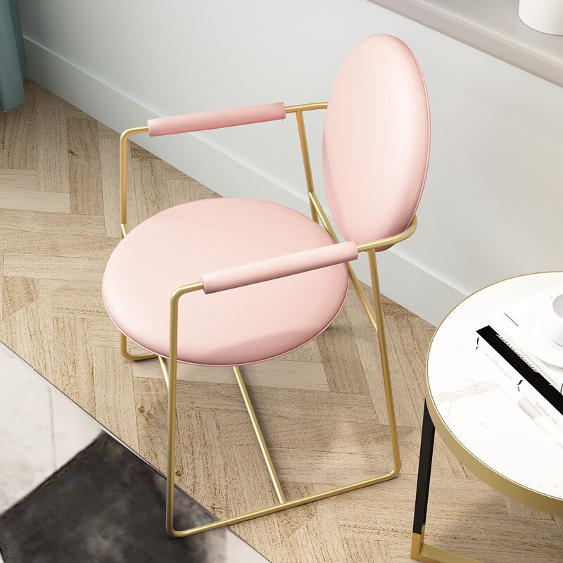 Chaise médaillon moderne avec accoudoirs en métal doré
