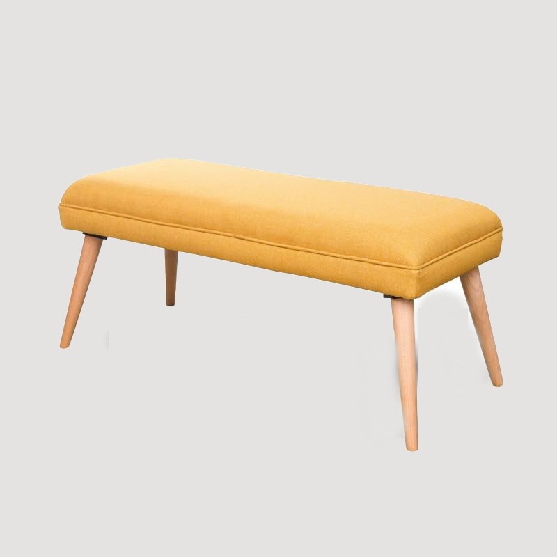 Banc scandinave en tissu jaune et pieds fin en bois clair 