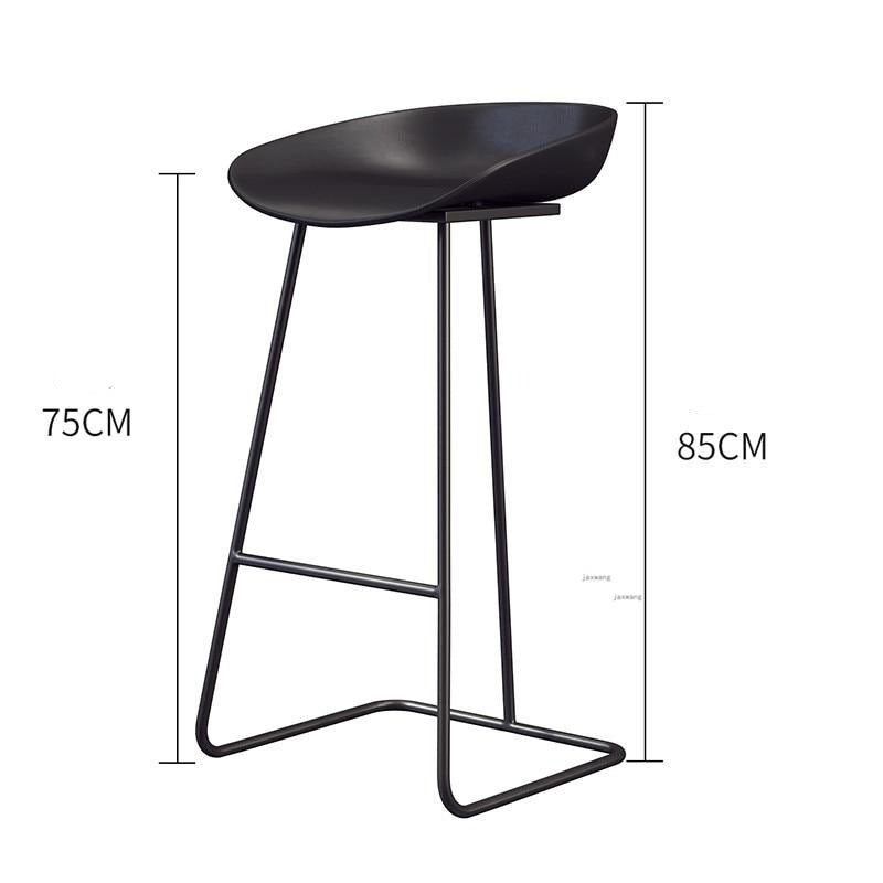 Tabouret de bar design scandinave noir