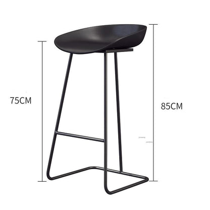 Tabouret de bar design scandinave noir