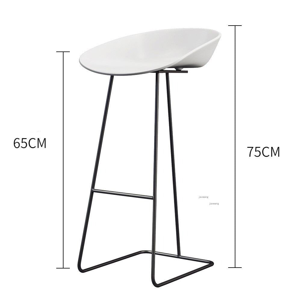 Tabouret de bar design scandinave blanc et noir