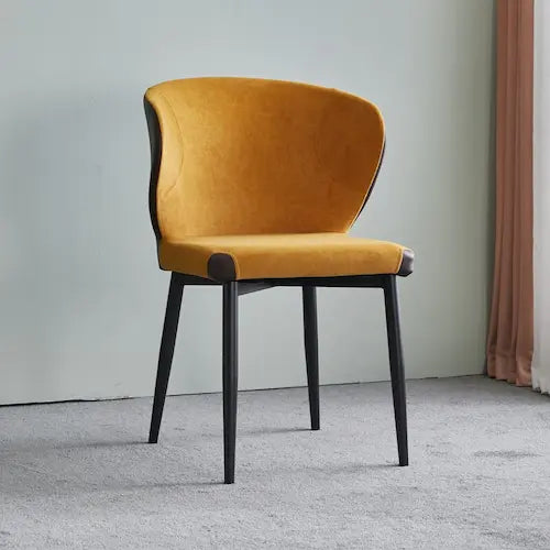 Chaise design pour salle à manger en suédine et métal à dossier large