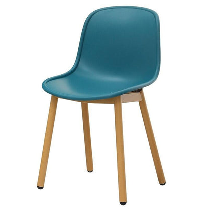 Chaise scandinave en métal et résine