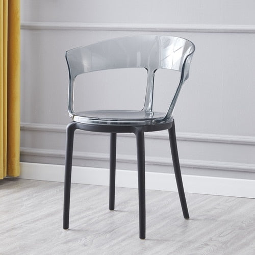 Chaise moderne en bois et résine à dossier large