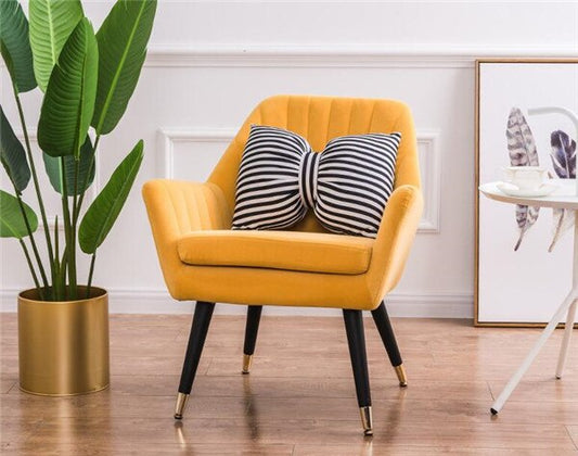 Chaise design en velours et bois de style fauteuil – Jaune