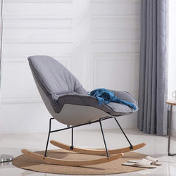 Chaise à bascule scandinave avec coussin d'assise confort