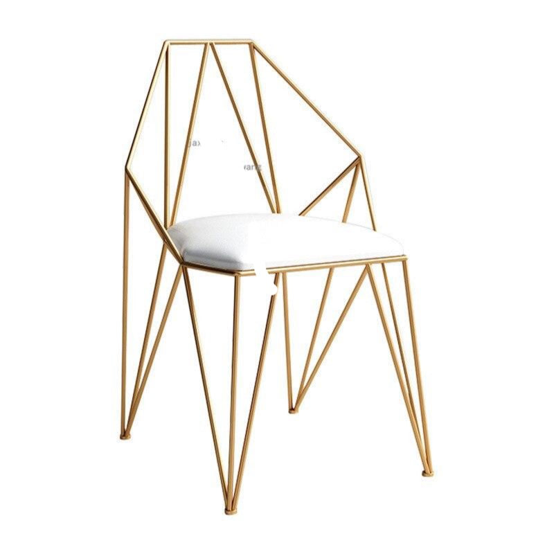 Chaise design géométrique en métal doré