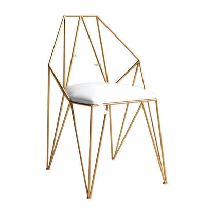Chaise design géométrique en métal doré