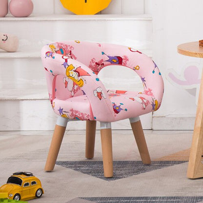 Chaise enfant scandinave avec accoudoirs et pieds en bois