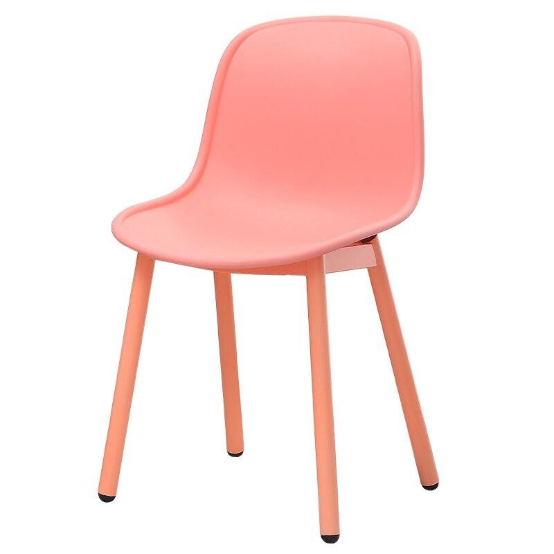 Chaise scandinave en métal et résine