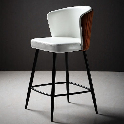 Chaise de bar moderne en cuir et métal noir avec large assise