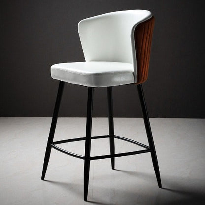 Chaise de bar moderne en cuir et métal noir avec large assise