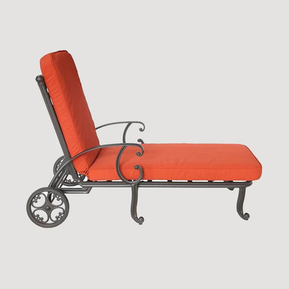Chaise longue en fer forgé de style romantique